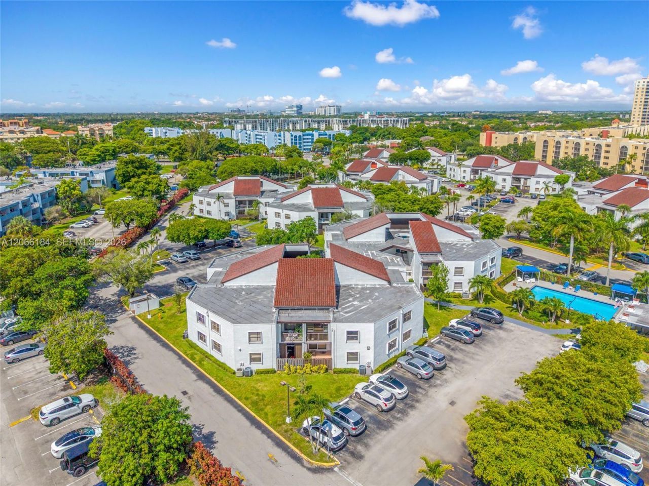9405 Fontainebleau Blvd, Unit 112, Miami, FL 33172 Photo