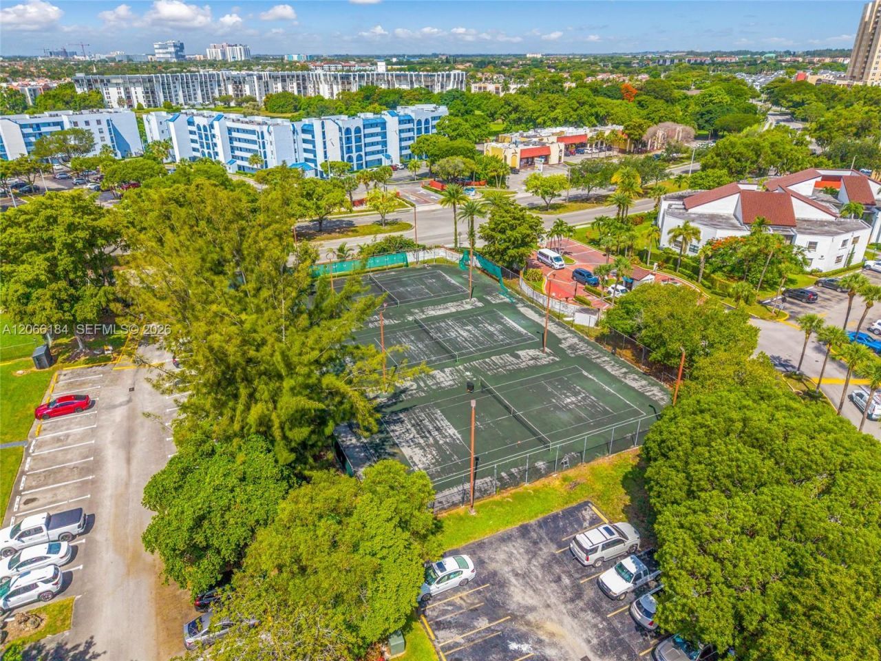 9405 Fontainebleau Blvd, Unit 112, Miami, FL 33172 Photo