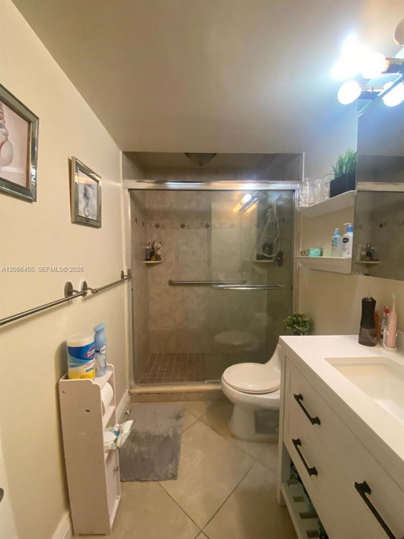 4164 Inverrary Dr , Unit 415, Lauderhill, FL 33319 Photo