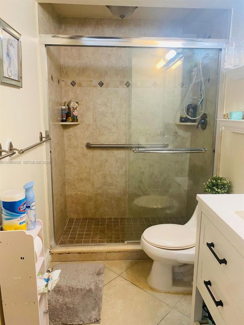 4164 Inverrary Dr , Unit 415, Lauderhill, FL 33319 Photo
