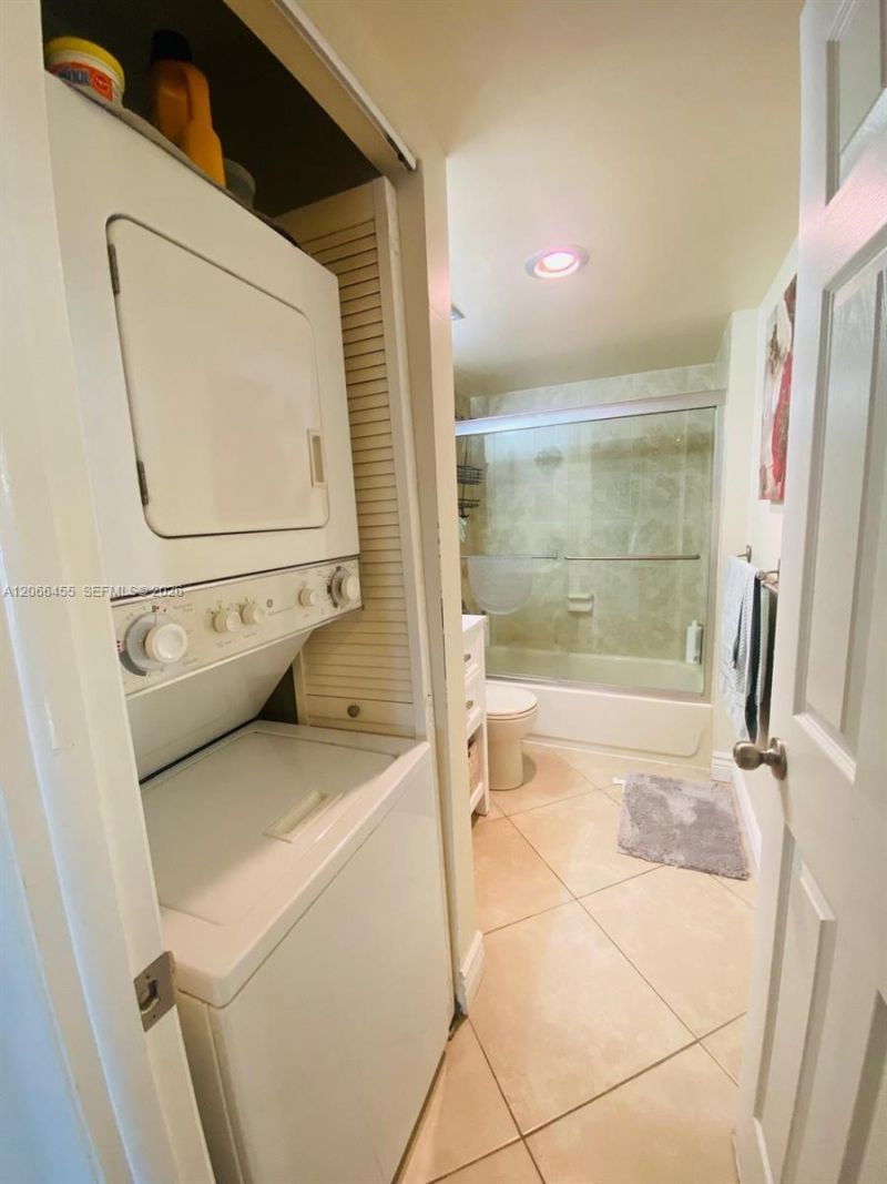 4164 Inverrary Dr , Unit 415, Lauderhill, FL 33319 Photo
