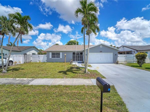 9242 SW 18th Rd , Boca Raton, FL 33428