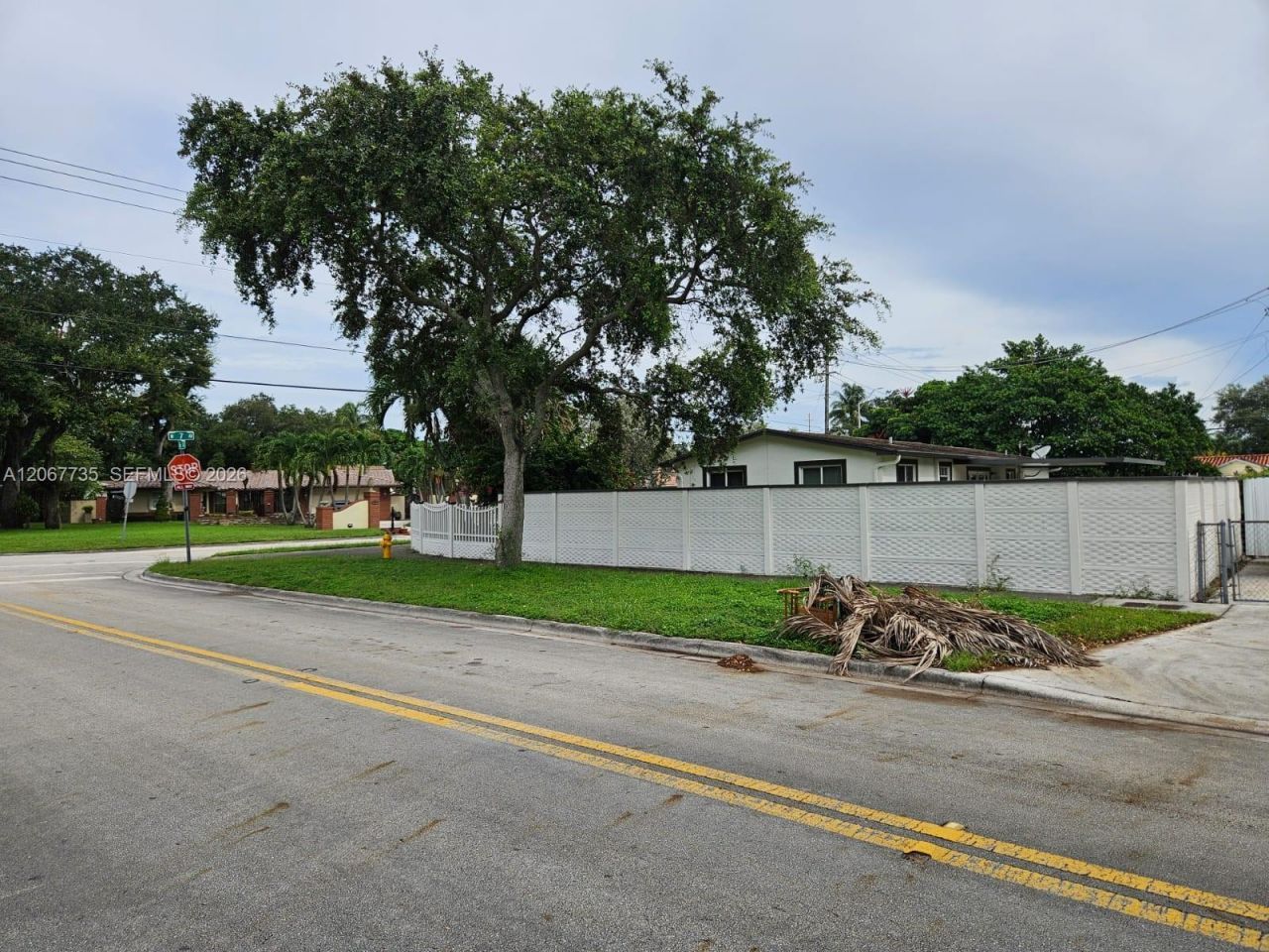 695 W 76th St, Hialeah, FL 33014 Photo