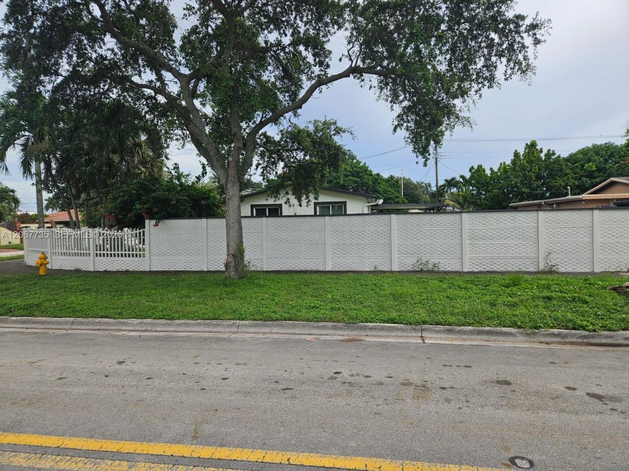 695 W 76th St, Hialeah, FL 33014 Photo