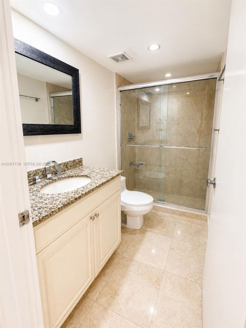 520 Brickell Key Dr, Unit A1710, Miami, FL 33131 Photo