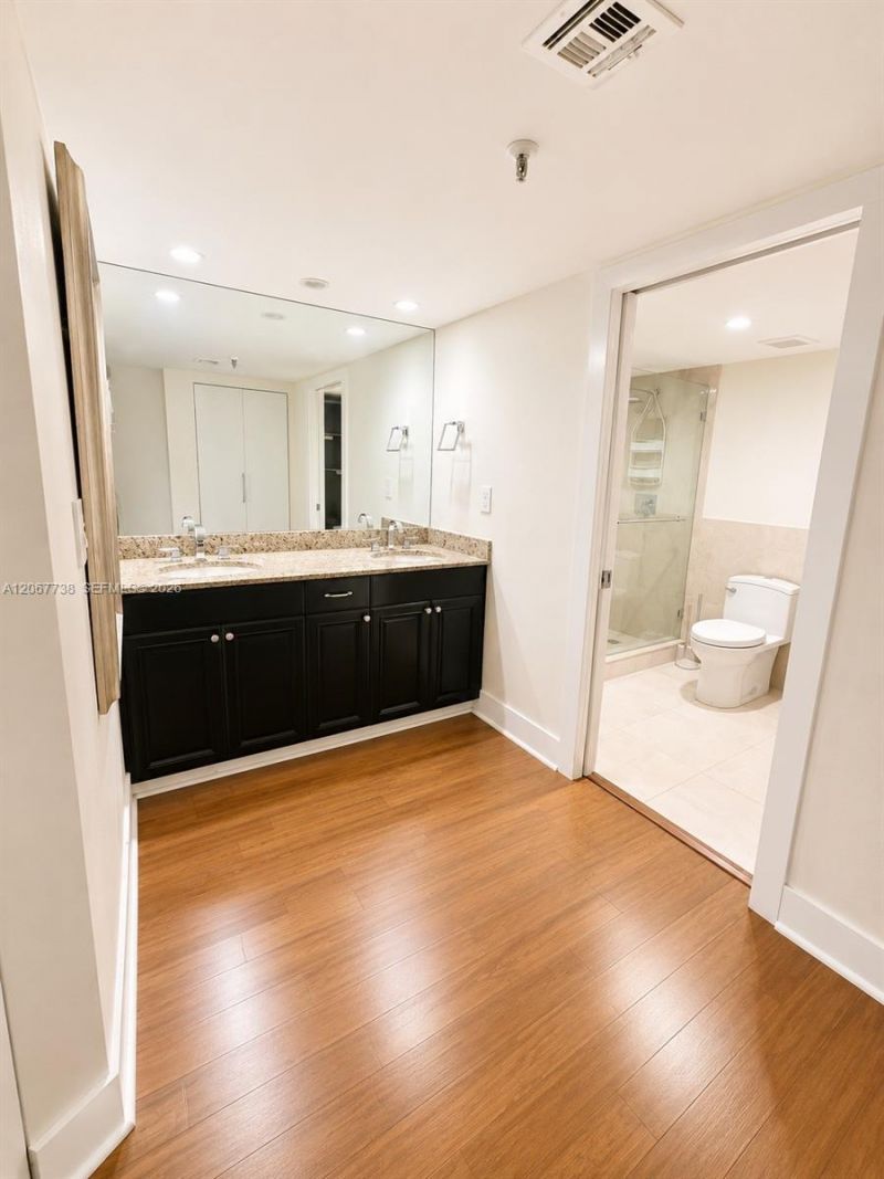 520 Brickell Key Dr, Unit A1710, Miami, FL 33131 Photo