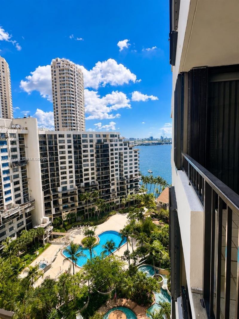 520 Brickell Key Dr, Unit A1710, Miami, FL 33131 Photo