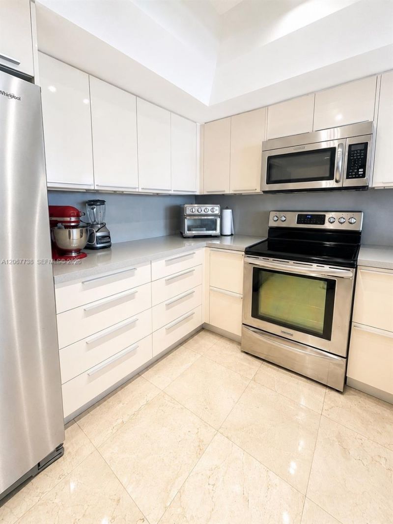 520 Brickell Key Dr, Unit A1710, Miami, FL 33131 Photo