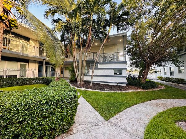 946 Bay Dr , Unit 12, Miami Beach, FL 33141