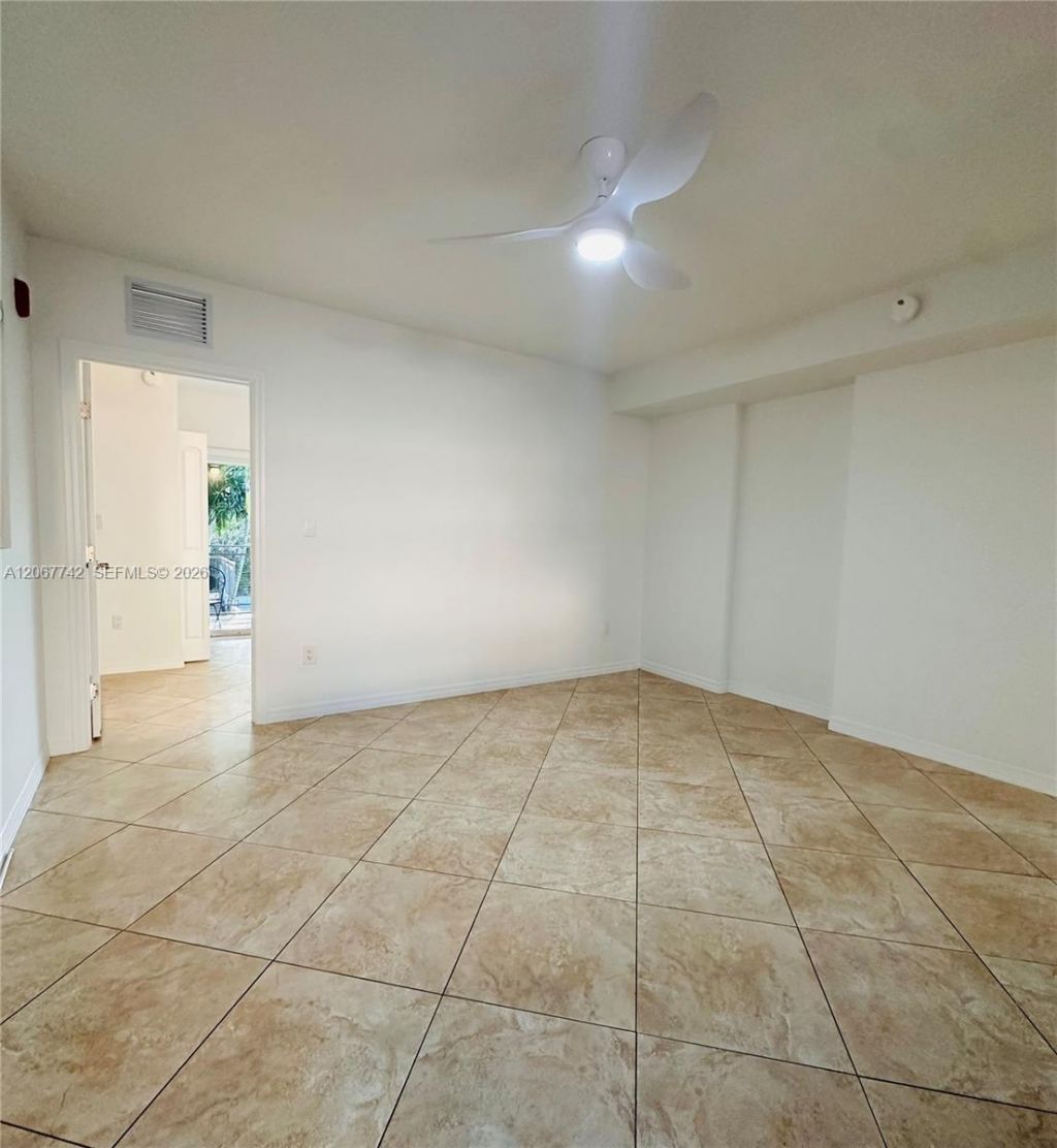 946 Bay Dr , Unit 12, Miami Beach, FL 33141 Photo