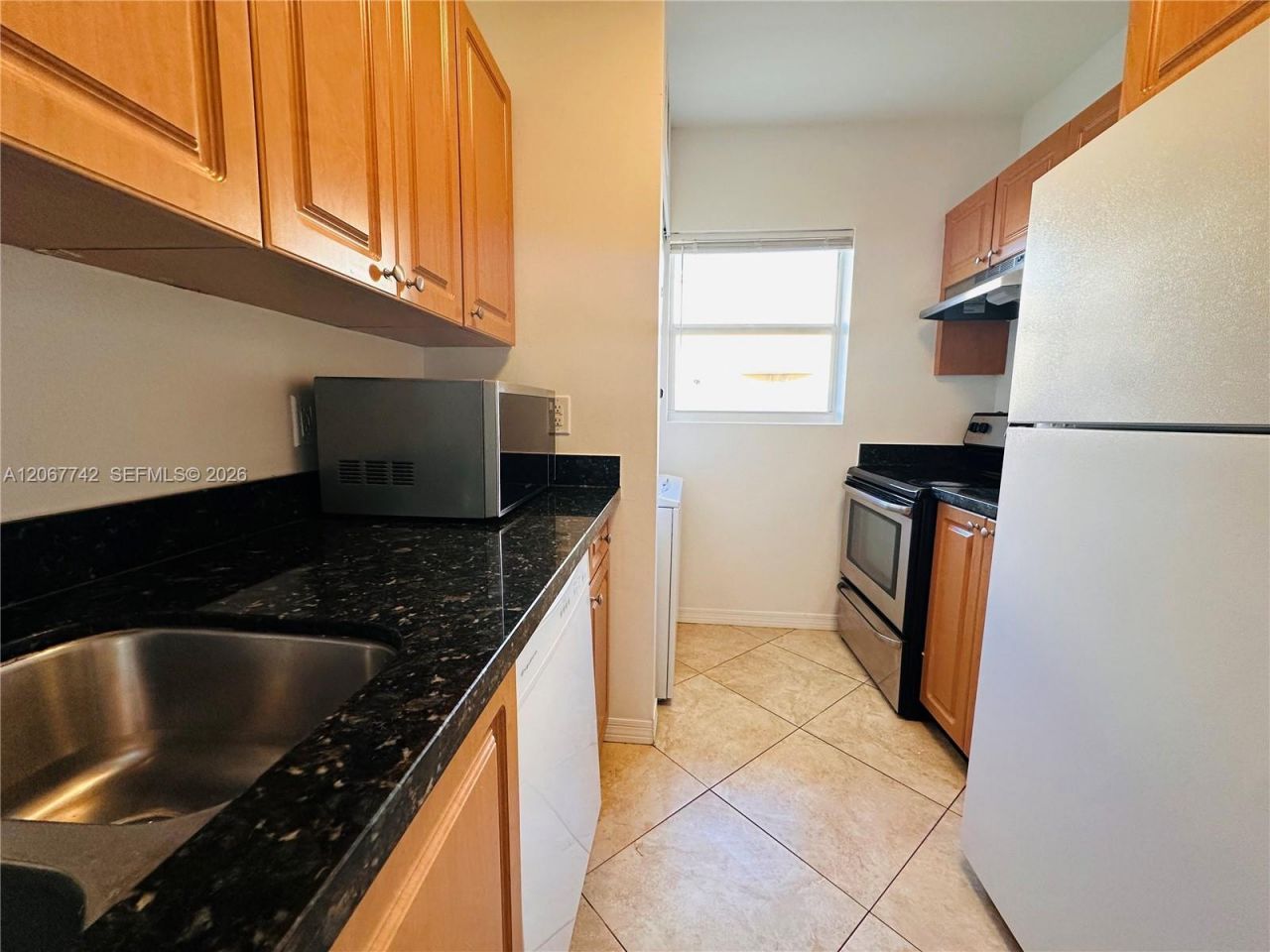 946 Bay Dr , Unit 12, Miami Beach, FL 33141 Photo