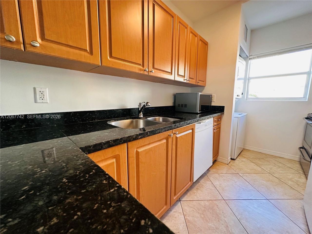 946 Bay Dr , Unit 12, Miami Beach, FL 33141 Photo