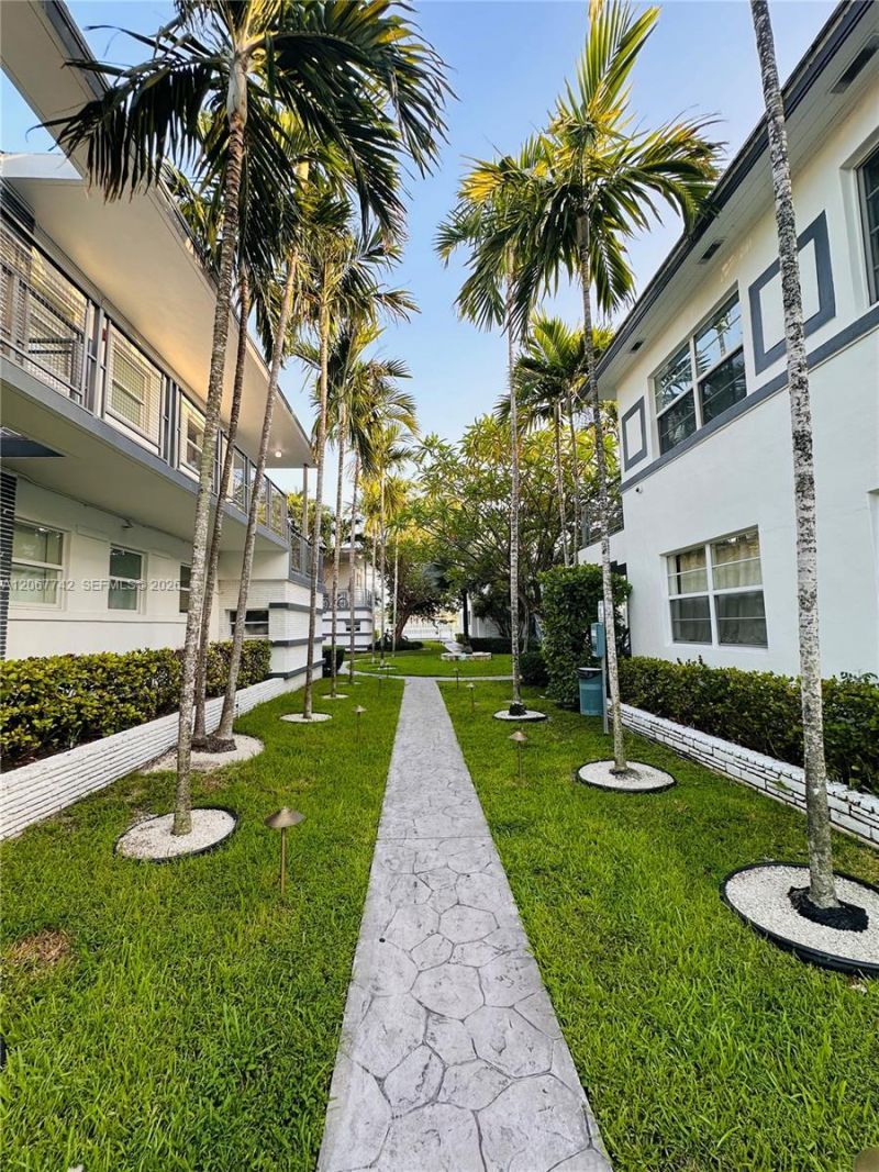946 Bay Dr , Unit 12, Miami Beach, FL 33141 Photo