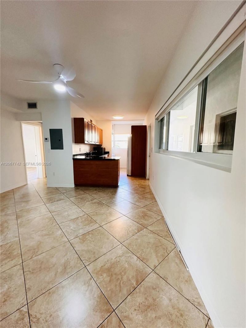 946 Bay Dr , Unit 12, Miami Beach, FL 33141 Photo
