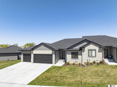 8848 Augusta Drive, Lincoln, NE 68526