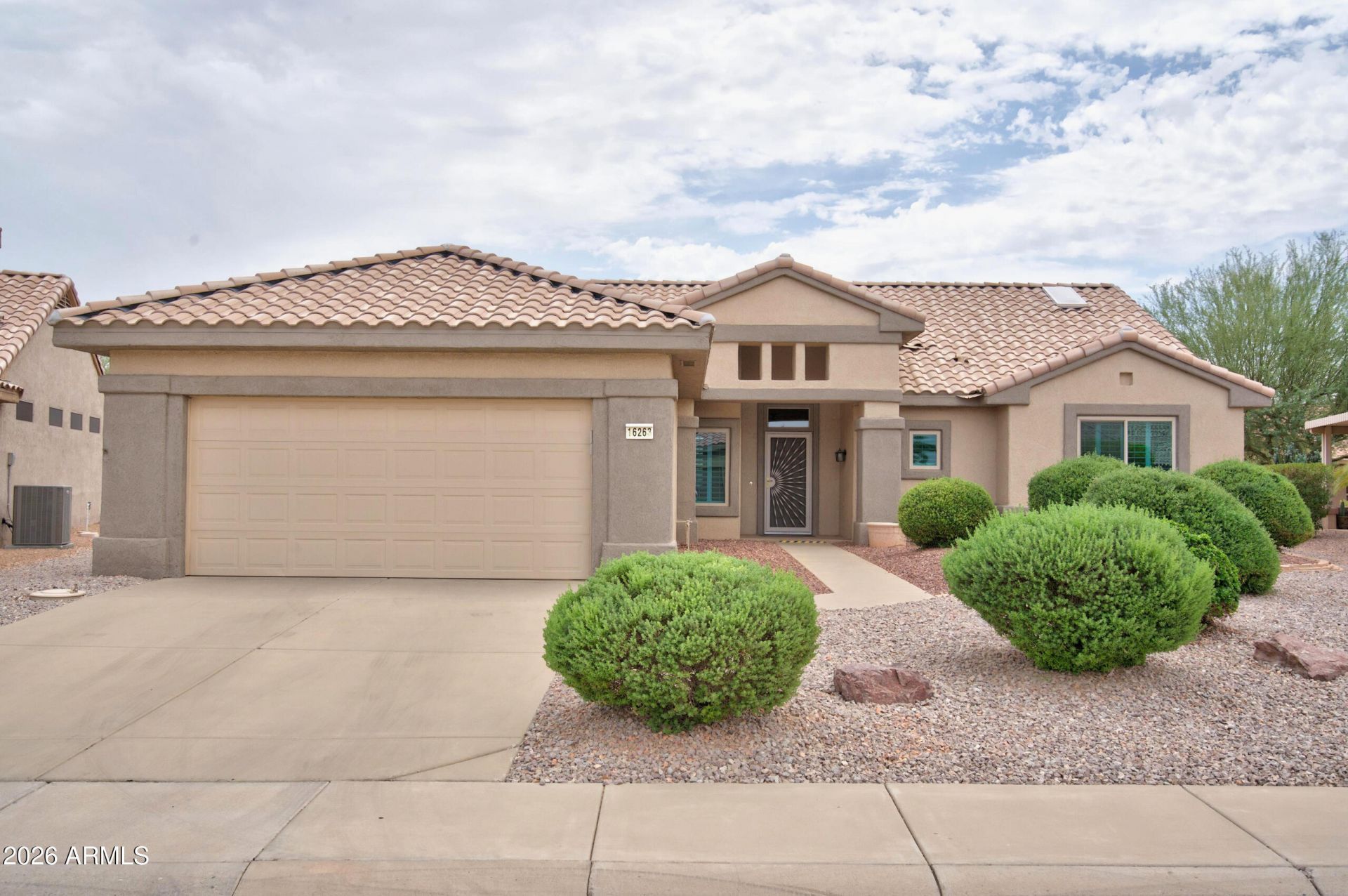 16263 W Escondido Court W, Surprise, AZ 85374 Main Photo