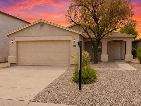 1055 E DESERT MOON Trail, Queen Creek, AZ 85143