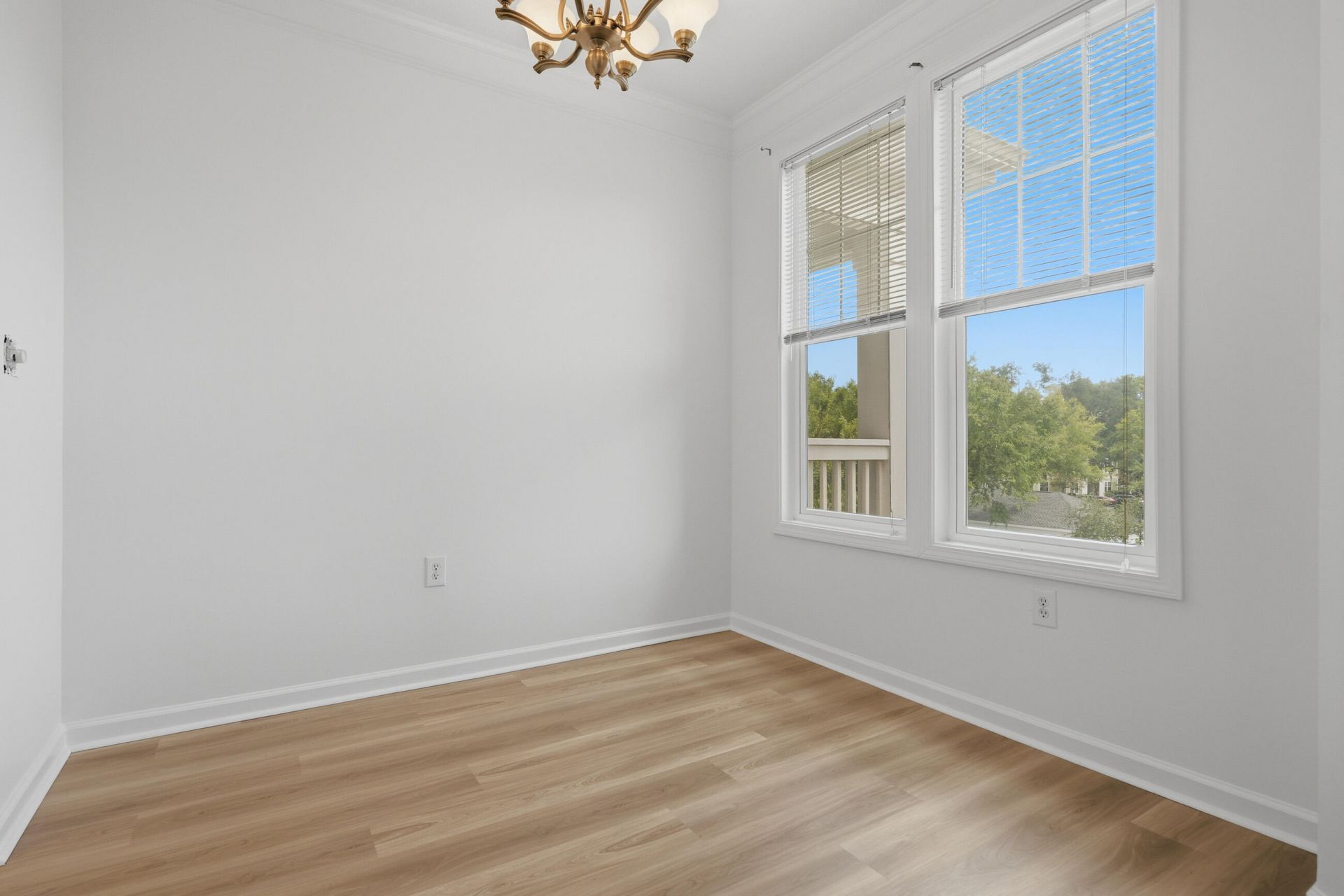 2133 Chatelain Way Photo 16