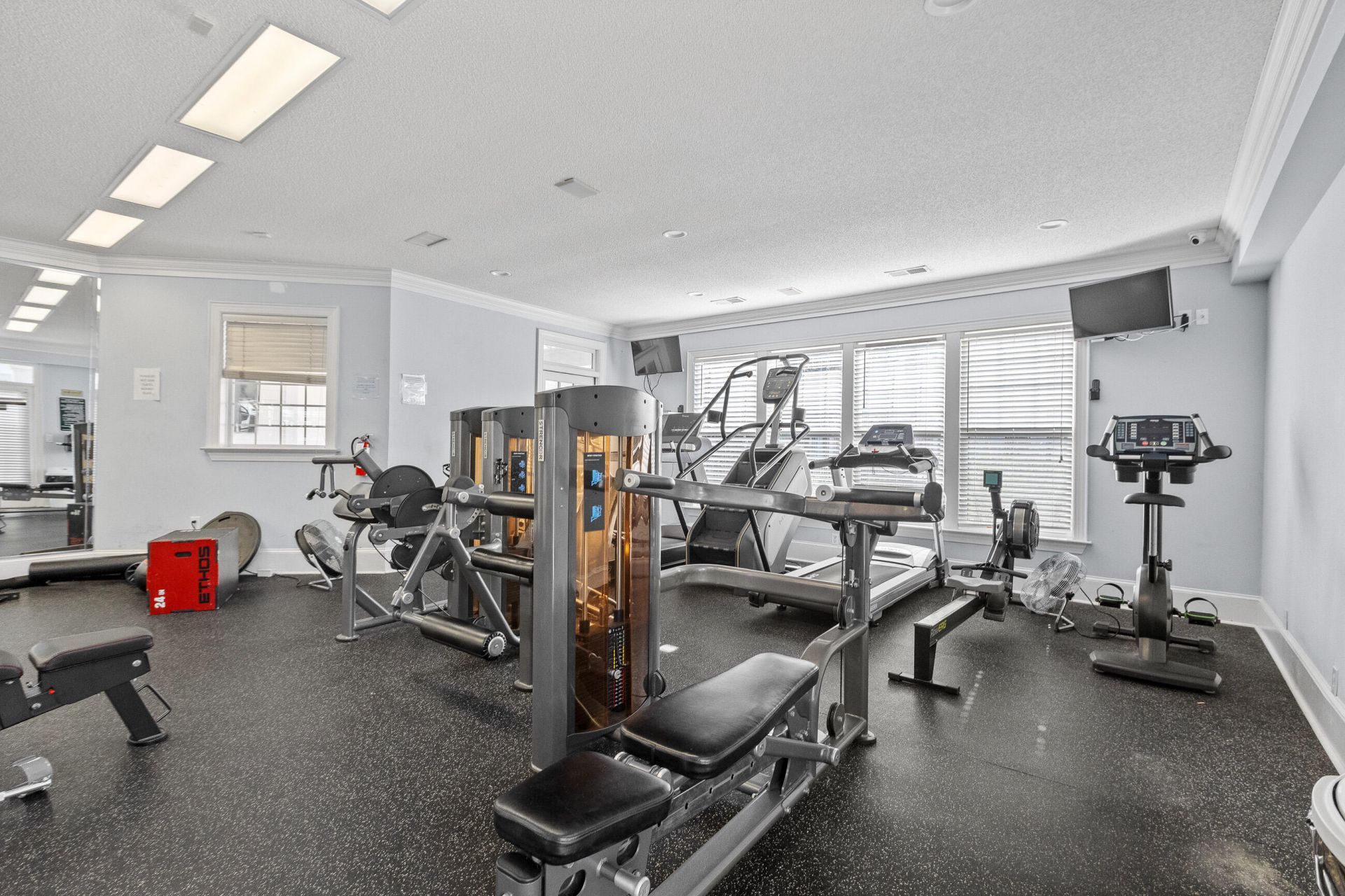 2133 Chatelain Way Photo 36