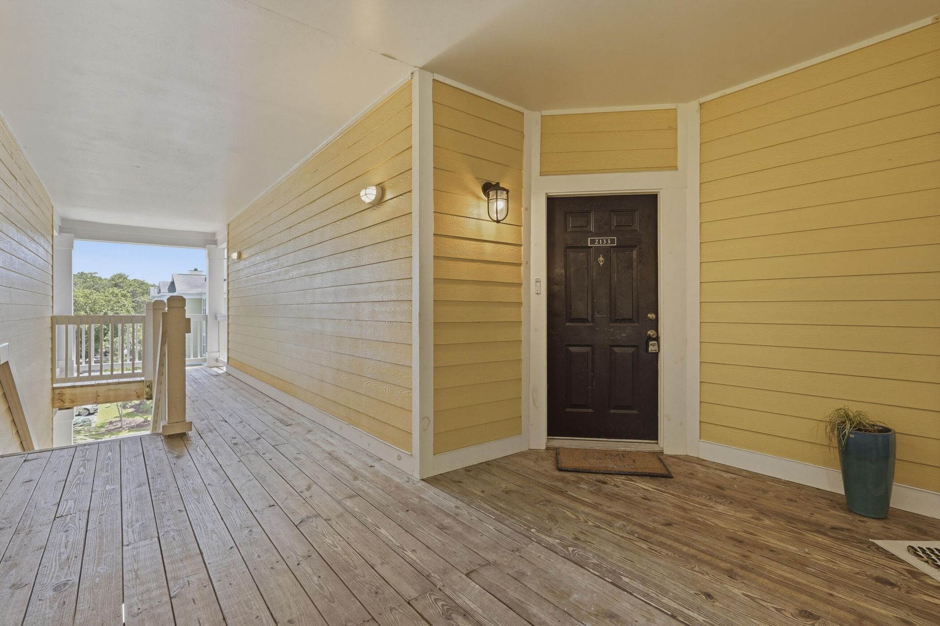 2133 Chatelain Way Photo 4