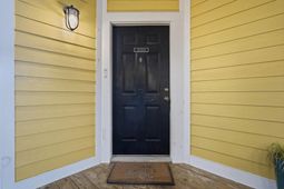 2133 Chatelain Way photo 4