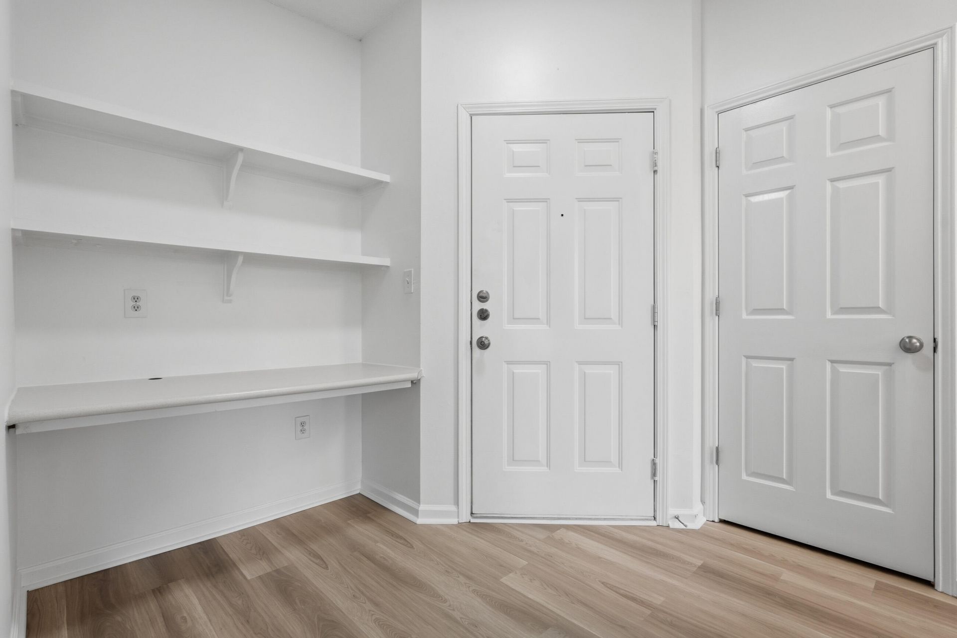 2133 Chatelain Way Photo 6