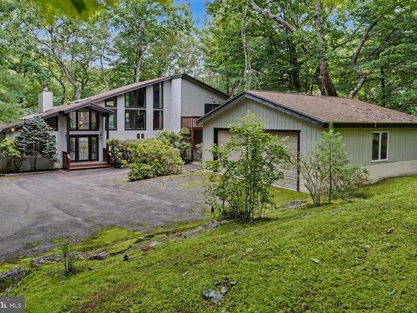 124 WHIPPLETREE LANE , LORDS VALLEY, PA 18428