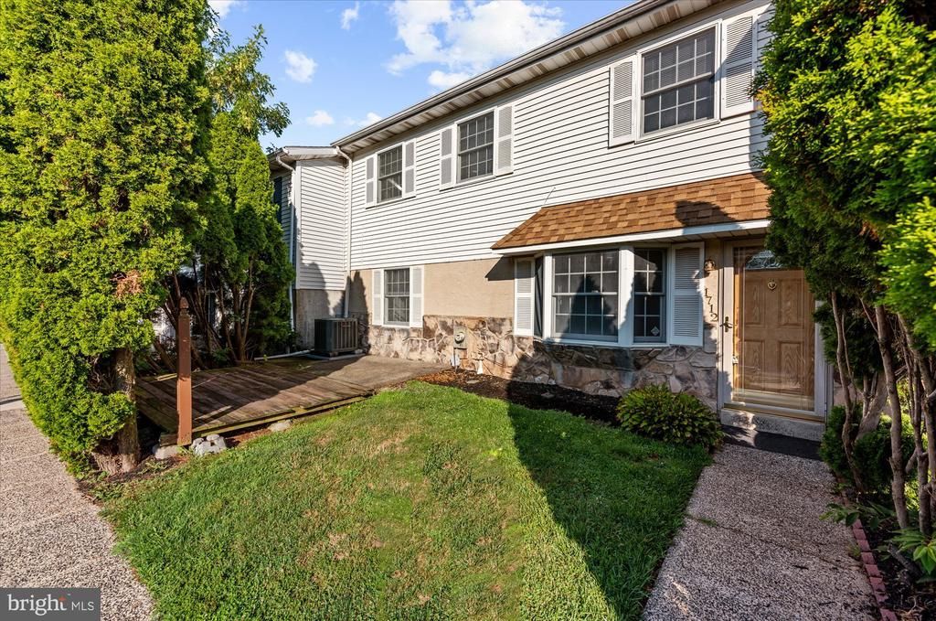1712 WHITPAIN HILLS HILLS , BLUE BELL, PA 19422