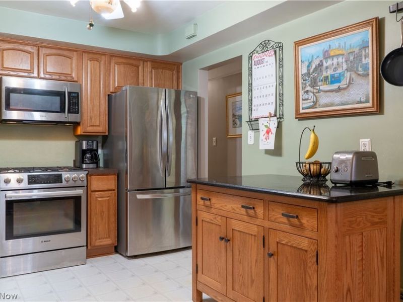 6300 Mandalay Drive, Parma Heights, OH 44130 Photo 10