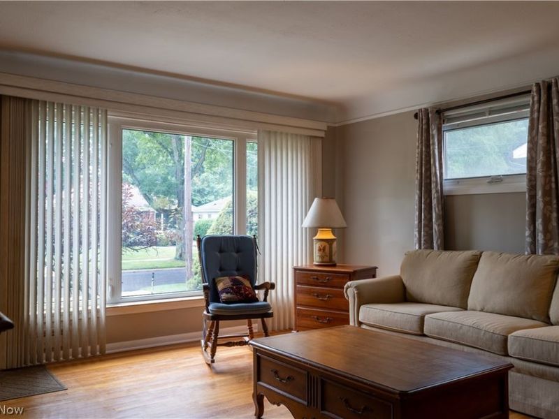 6300 Mandalay Drive, Parma Heights, OH 44130 Photo 7
