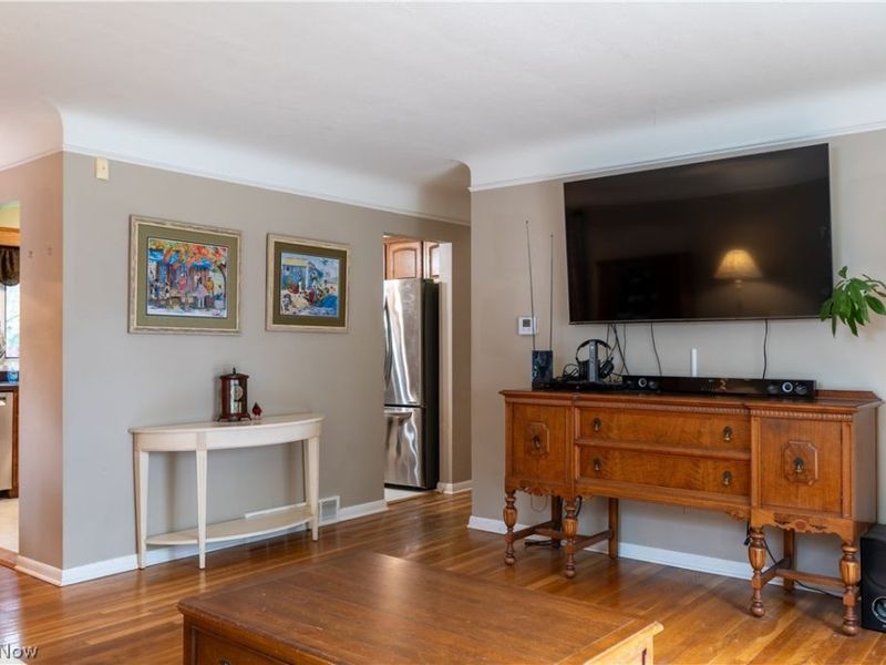 6300 Mandalay Drive, Parma Heights, OH 44130 Photo 8