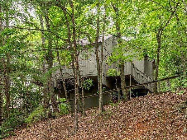 135 Wolfscratch Drive , Big Canoe, GA 30143