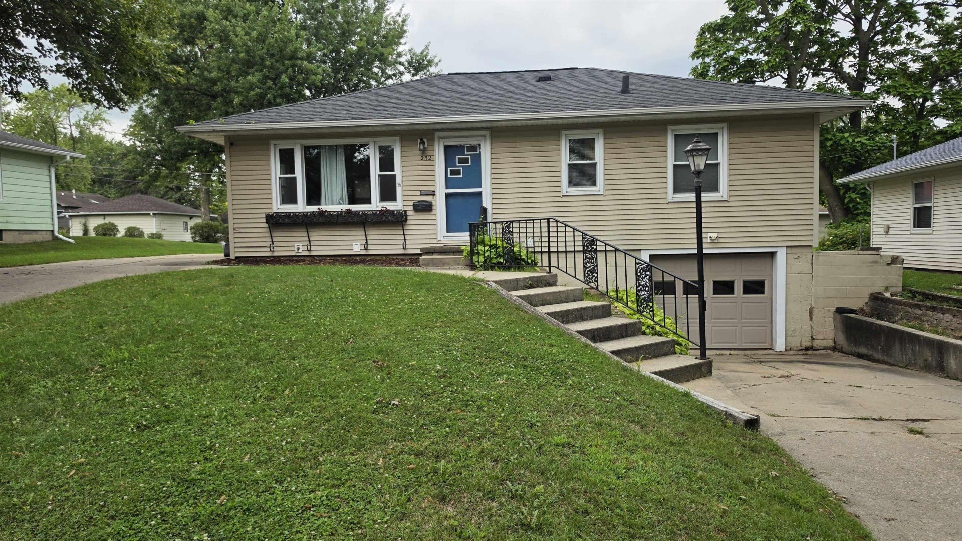232 Zelmar Street, Waterloo, IA 50701 Main Photo