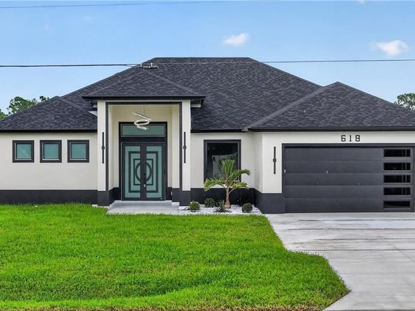 618 Wells AVE, LEHIGH ACRES, FL 33972