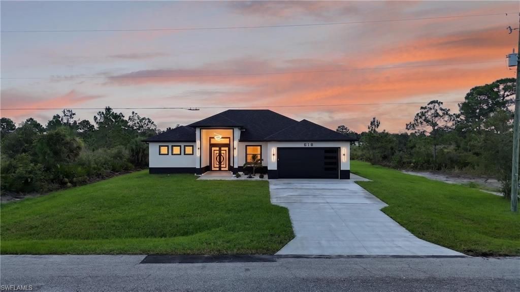 618 Wells Ave, Lehigh Acres, FL 33972 Photo