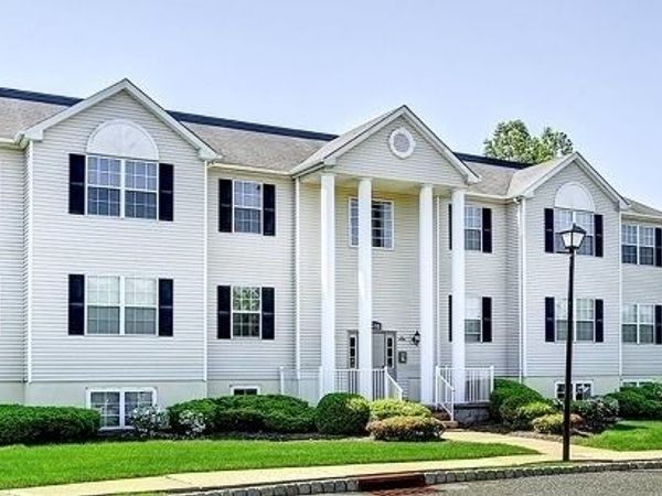 100 Liberty Village Drive, Unit 206, Warren, NJ 07059
