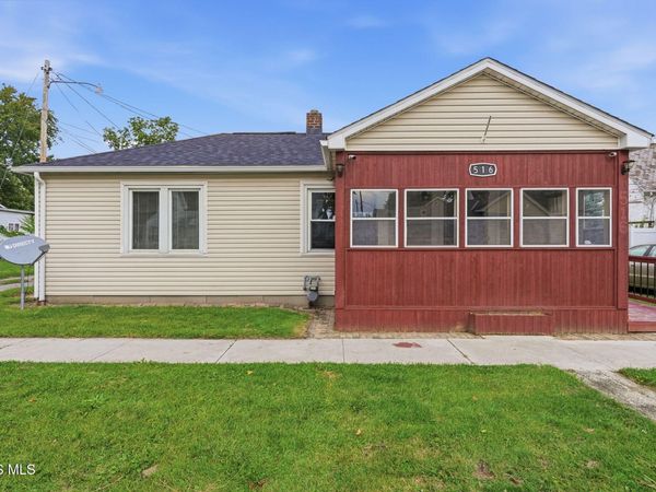516 Maple Street , Fostoria, OH 44830