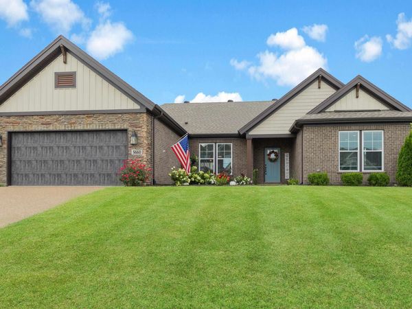 5660 Brompton Drive, Newburgh, IN 47630