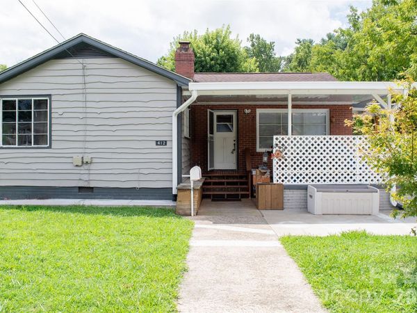 412 1st Avenue W, Hendersonville, NC 28739
