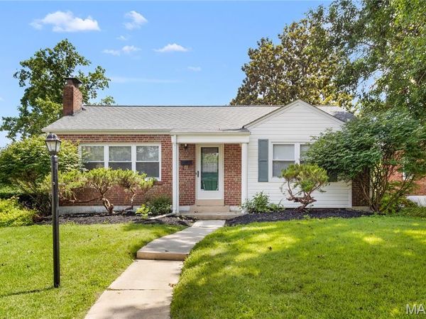 2 W Rose Avenue, Webster Groves, MO 63119