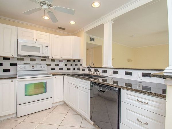 61 Woodland Drive, Unit 102, Vero Beach, FL 32962