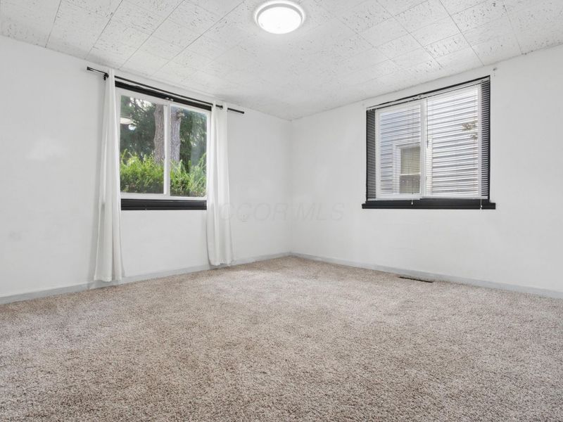 626 Pierce Avenue , Columbus, OH 43213 Photo 13