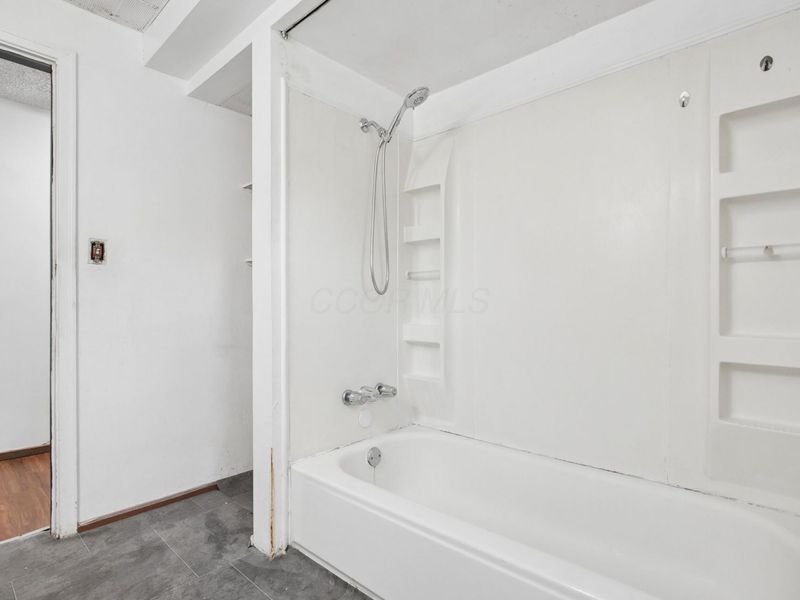 626 Pierce Avenue , Columbus, OH 43213 Photo 18