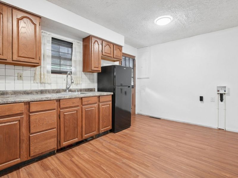 626 Pierce Avenue , Columbus, OH 43213 Photo 9