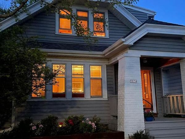 5074 N Hollywood AVENUE, Whitefish Bay, WI 53217