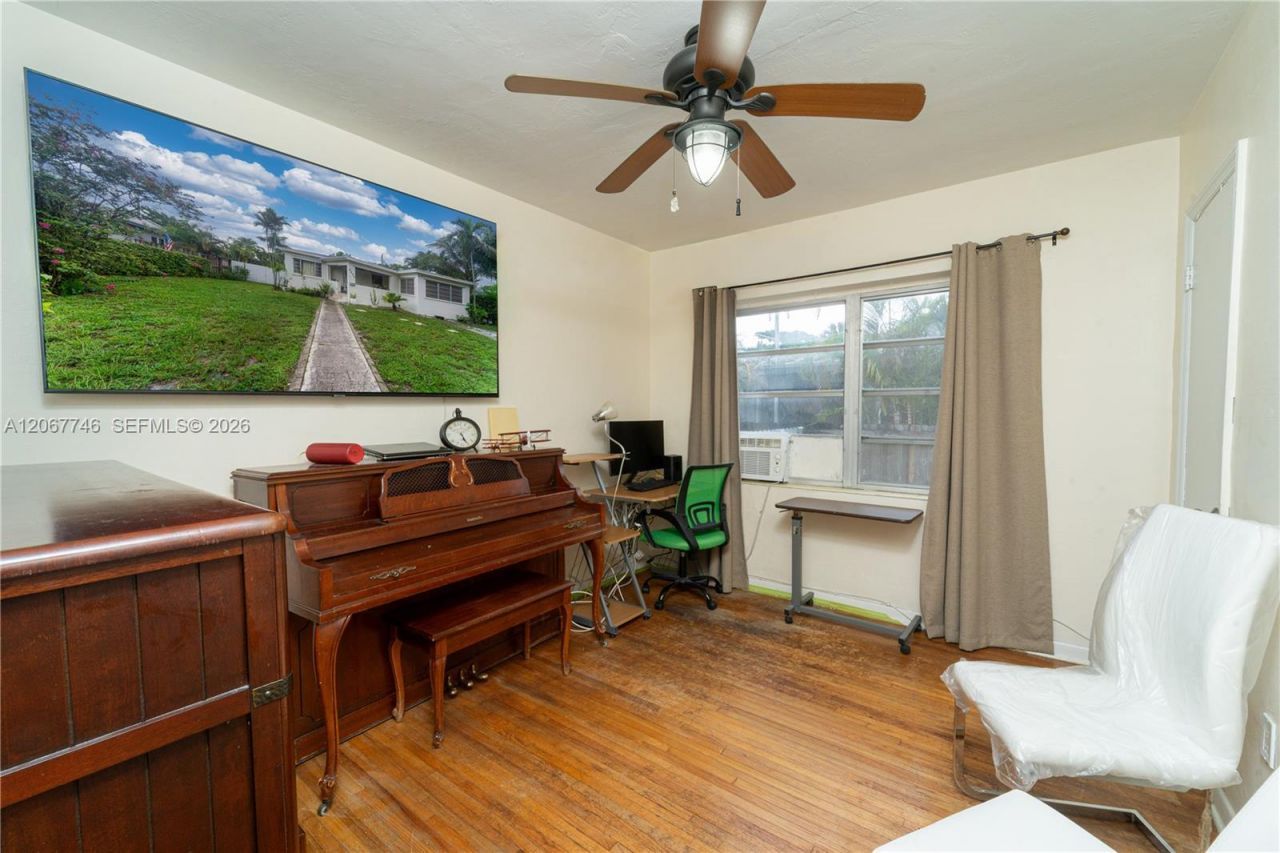 6250 NW 41st St , Virginia Gardens, FL 33166 Photo