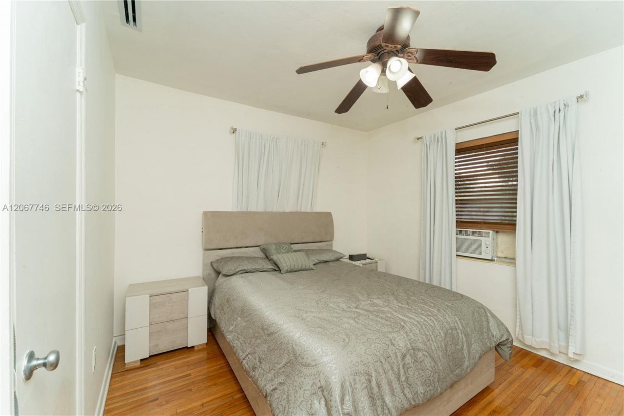 6250 NW 41st St , Virginia Gardens, FL 33166 Photo