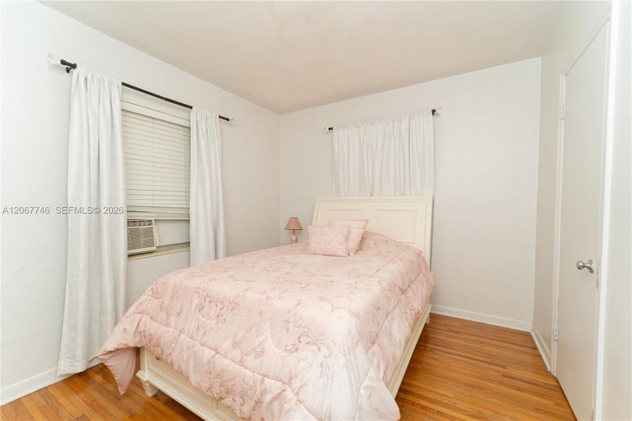 6250 NW 41st St , Virginia Gardens, FL 33166 Photo