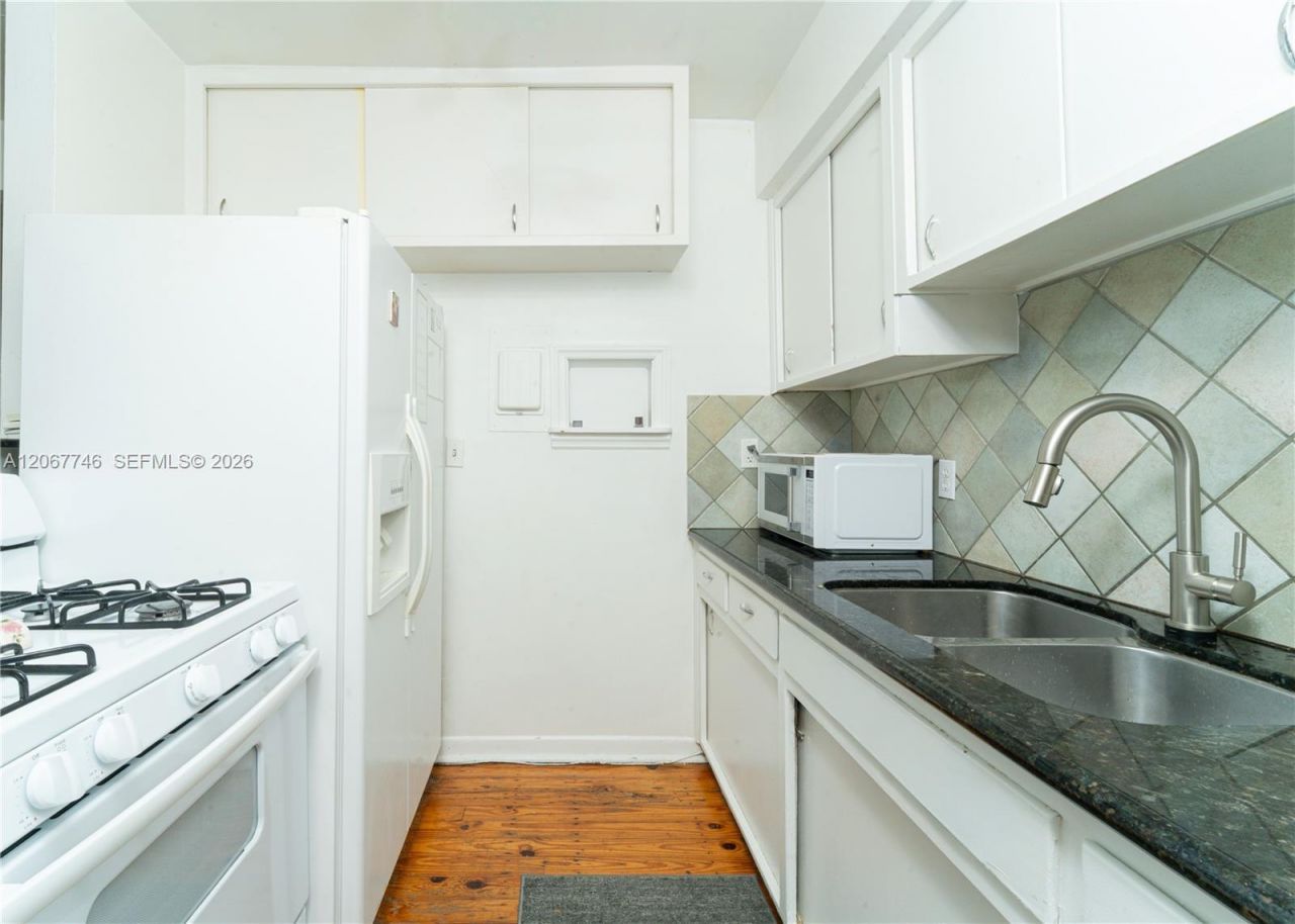 6250 NW 41st St , Virginia Gardens, FL 33166 Photo