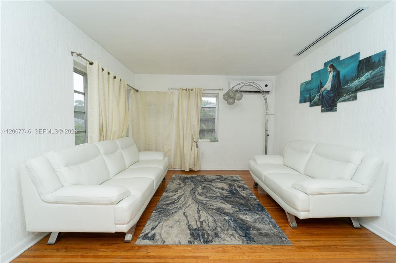6250 NW 41st St , Virginia Gardens, FL 33166 Photo
